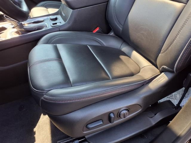 Used 2023 Chevrolet Traverse RS image 21