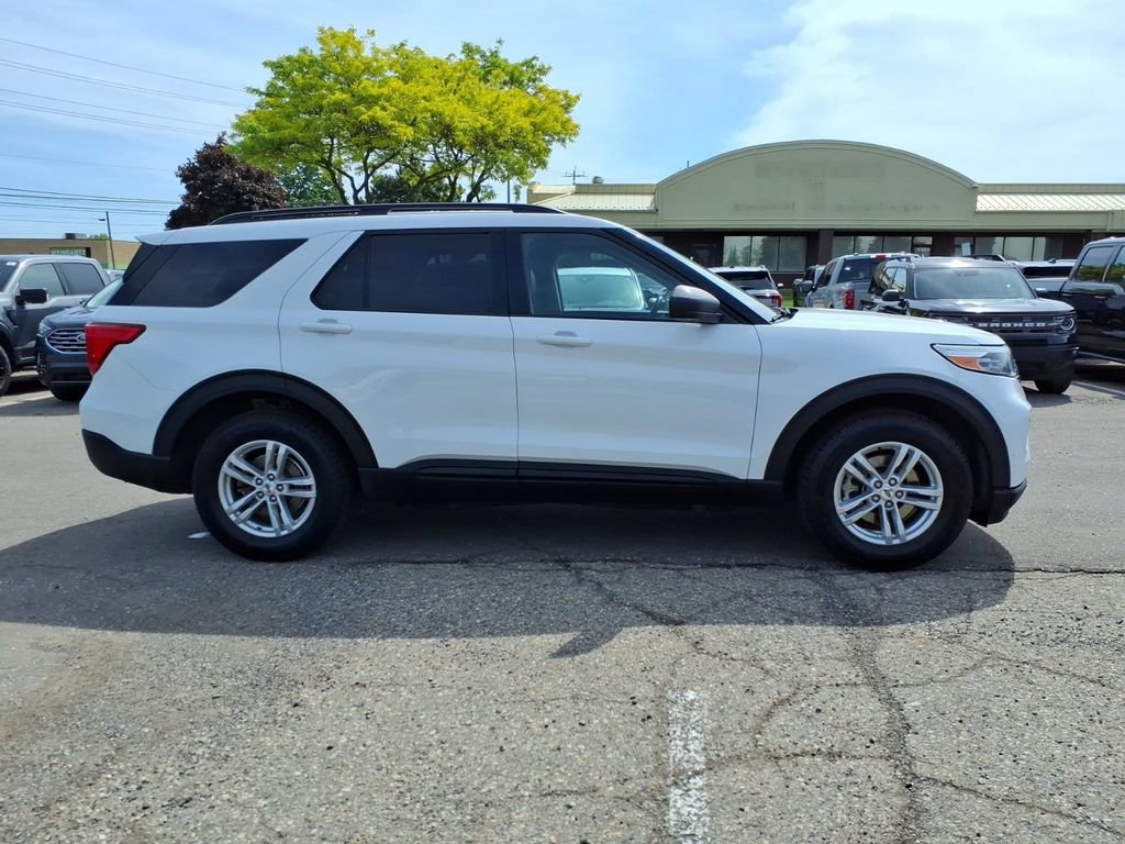 Used 2023 Ford Explorer XLT w/ Equipment Group 202A AWD/4WD image 6