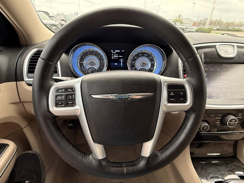 Used 2014 Chrysler 300 image 16