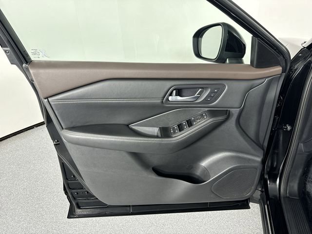 Used 2022 Nissan Rogue SL w/ SL Premium Package image 22