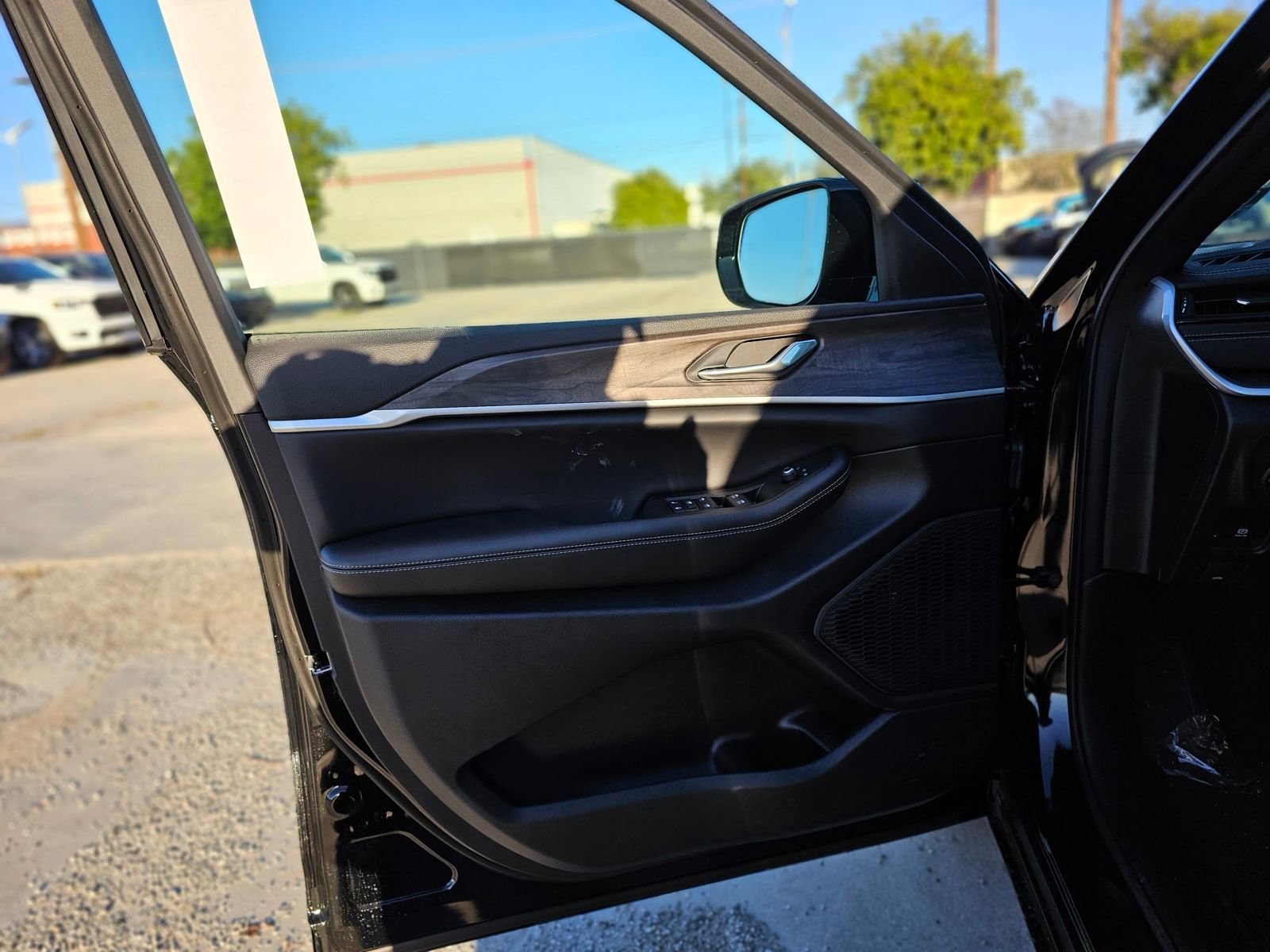 New 2026 Jeep Grand Cherokee Altitude image 19