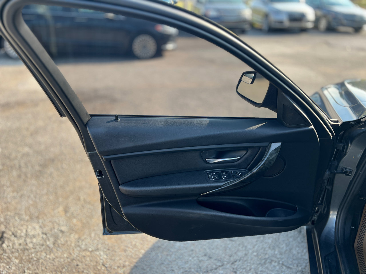 Used 2018 BMW 320i xDrive Sedan image 16