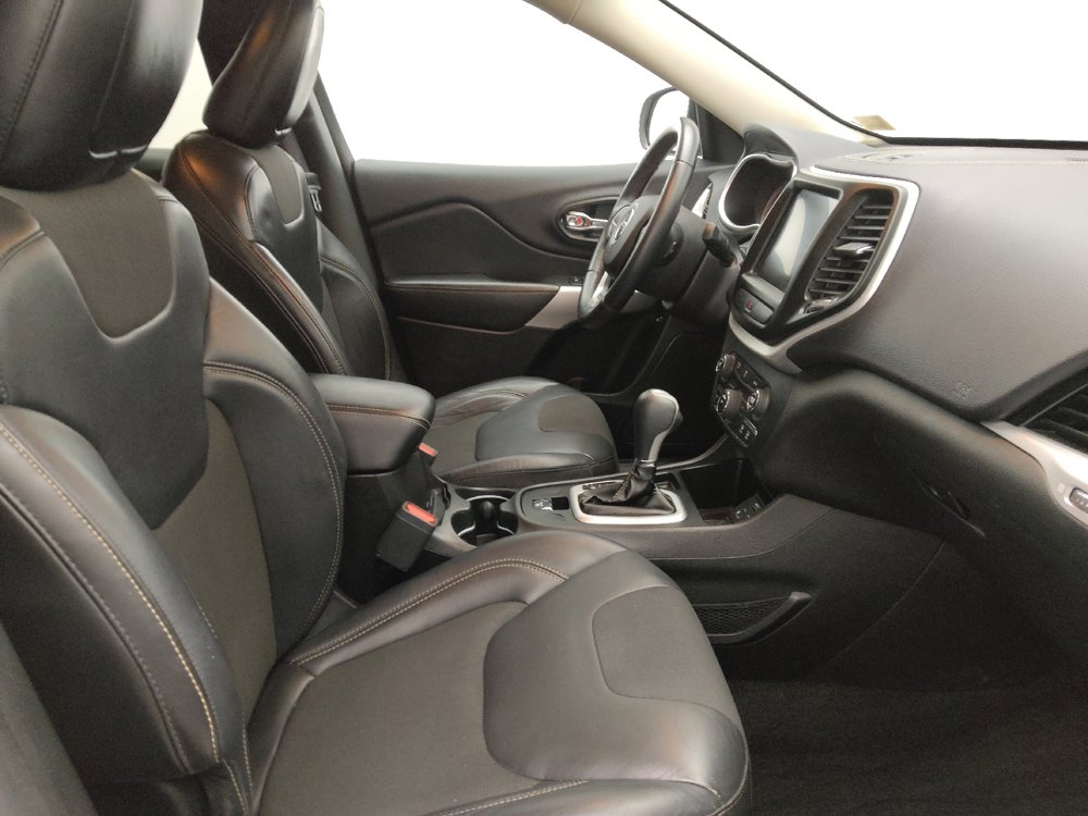 Used 2018 Jeep Cherokee Latitude Plus image 21