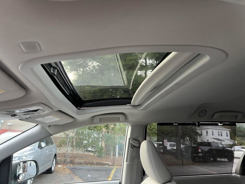 Used 2020 Toyota Sienna XLE FWD image 14