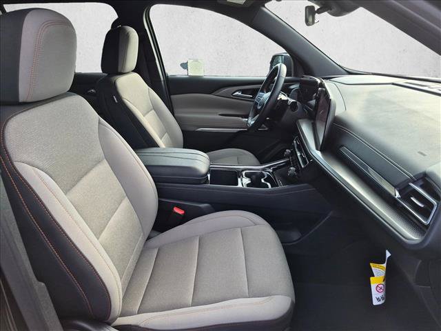 Used 2025 Chevrolet Traverse LT FWD image 22