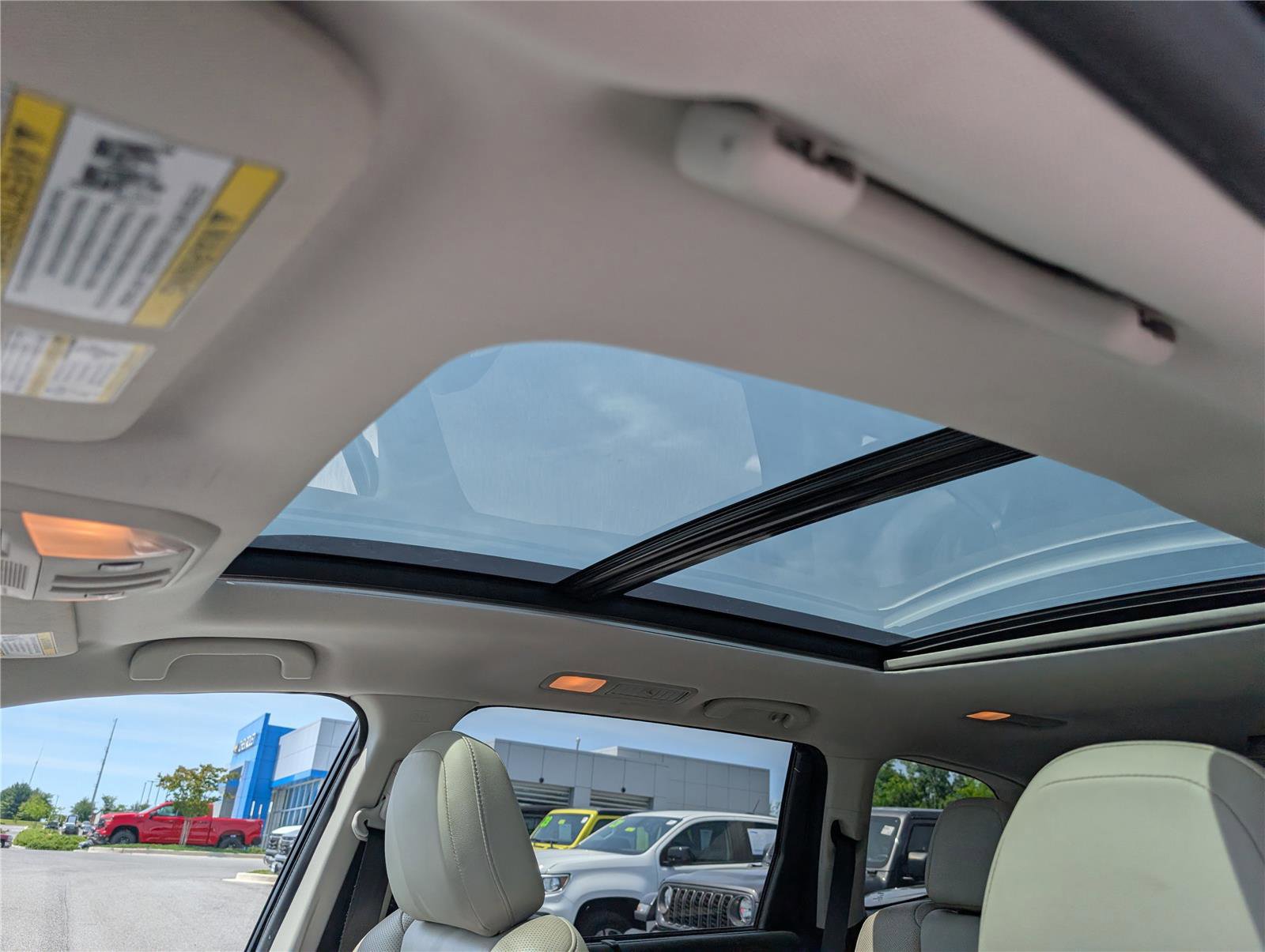 Used 2022 Subaru Ascent Limited w/ Technology Package AWD/4WD image 10