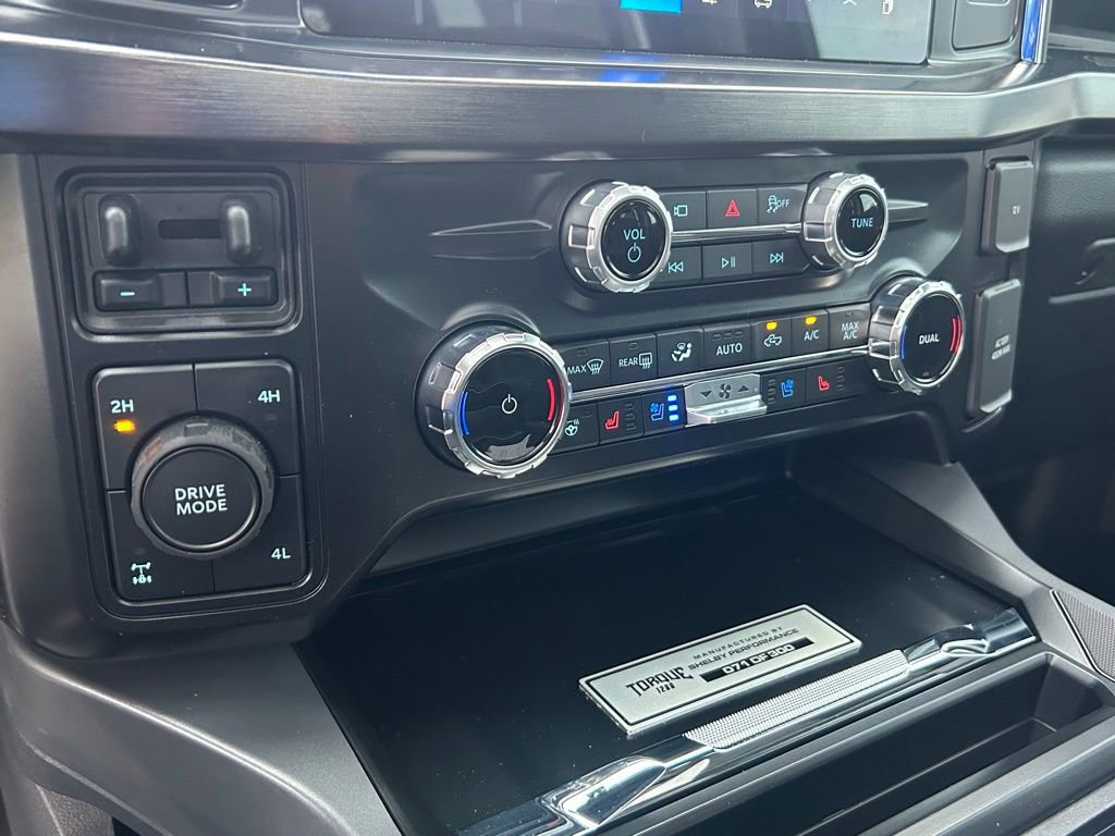 New 2026 Ford F250 Lariat w/ Black Appearance Package image 43