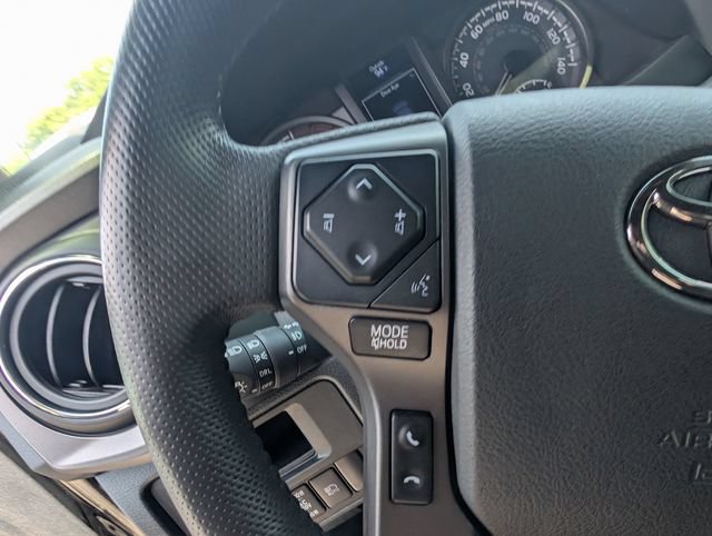 Used 2019 Toyota Tacoma TRD Sport w/ Technology Package AWD/4WD image 17