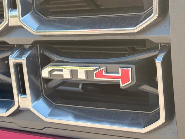 Used 2024 GMC Canyon AT4 w/ Technology Package image 9