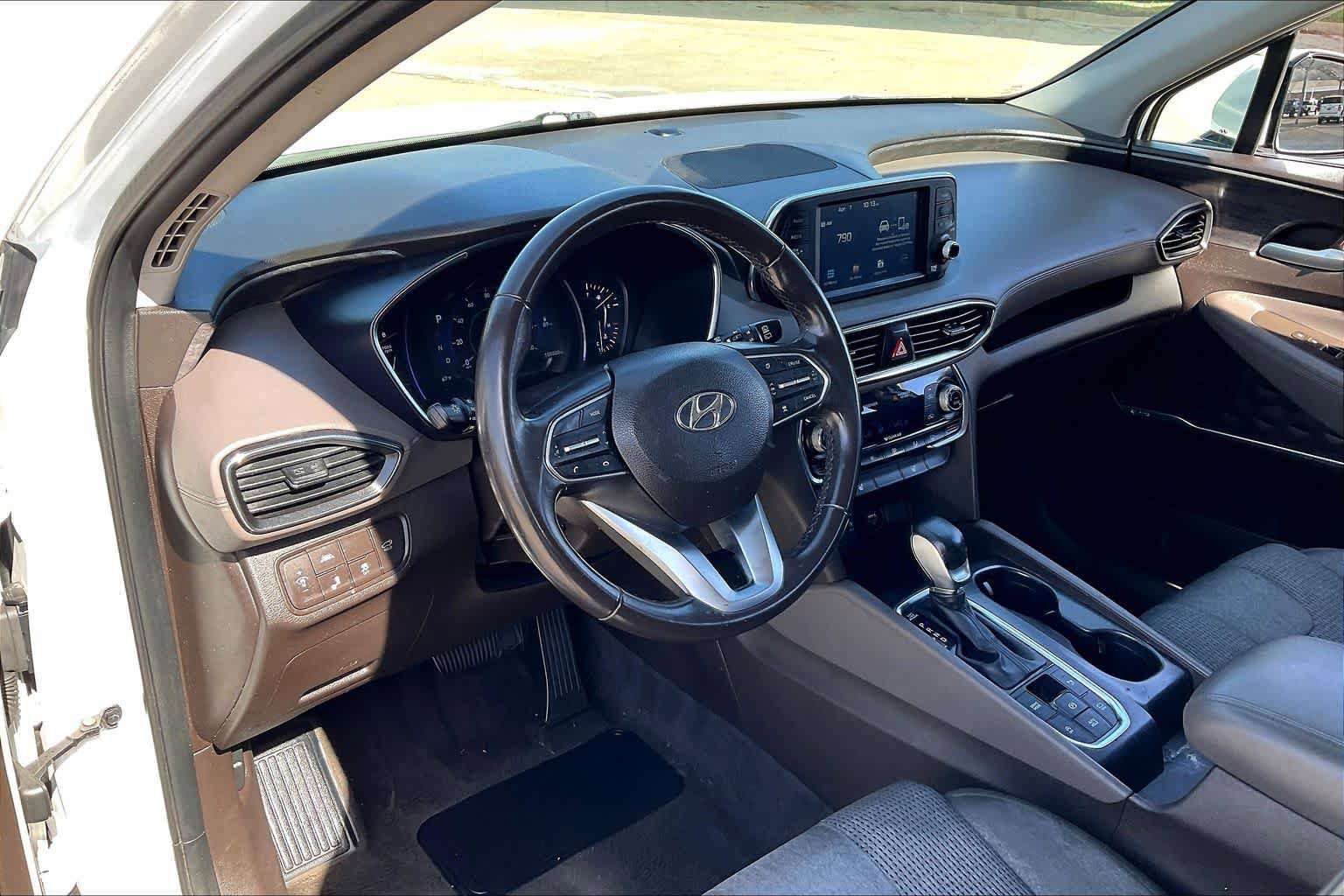 Used 2020 Hyundai Santa Fe SEL w/ Convenience Package image 17