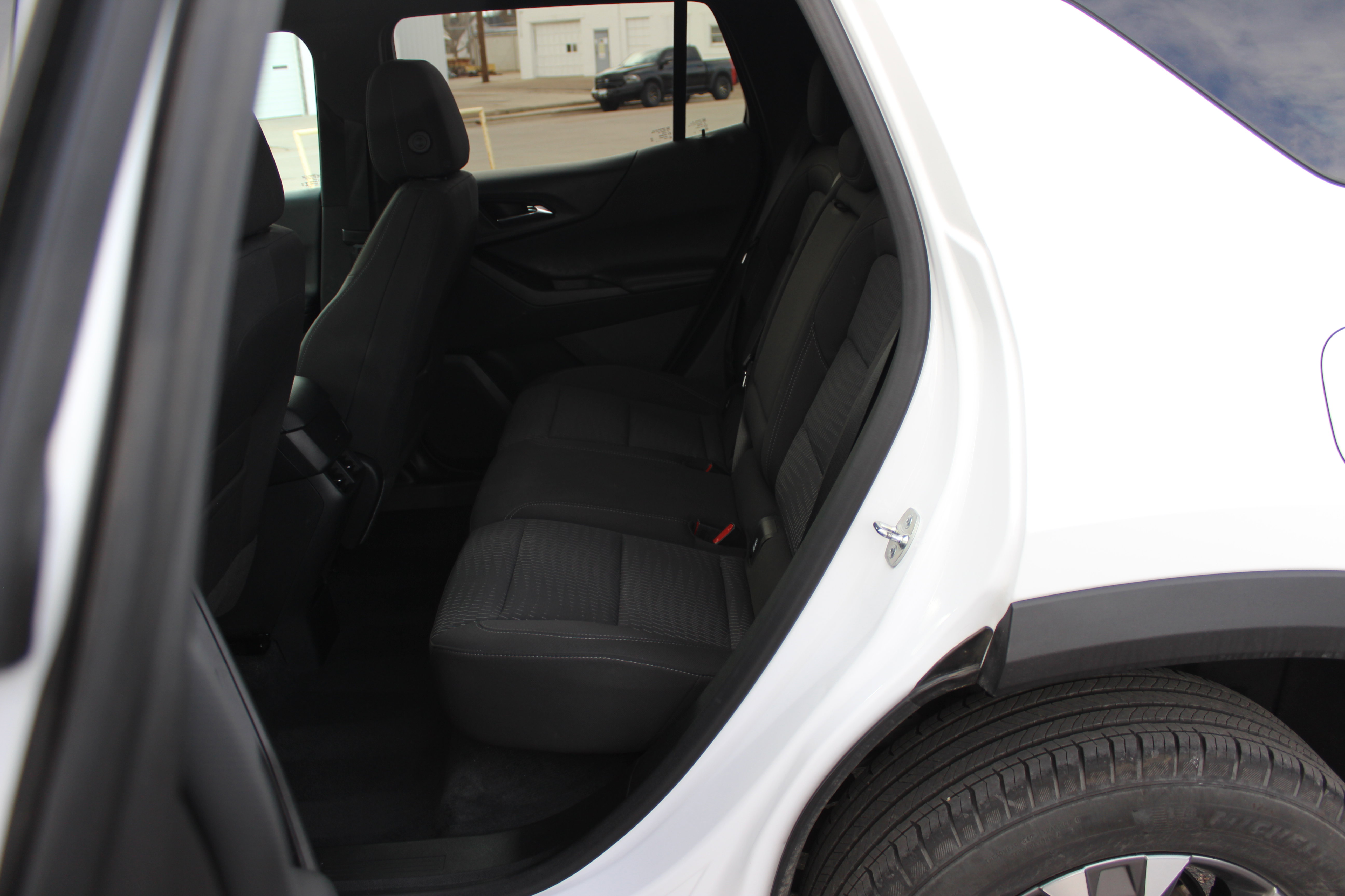 Used 2025 Chevrolet Equinox LT image 17