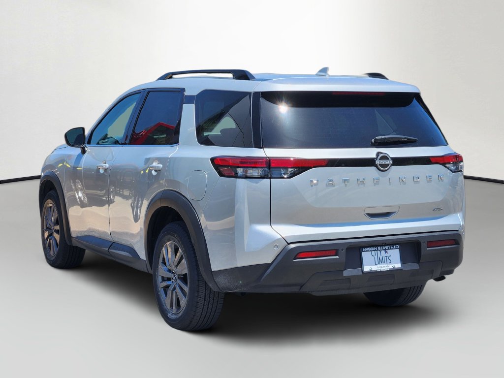 Used 2025 Nissan Pathfinder SV AWD/4WD image 5