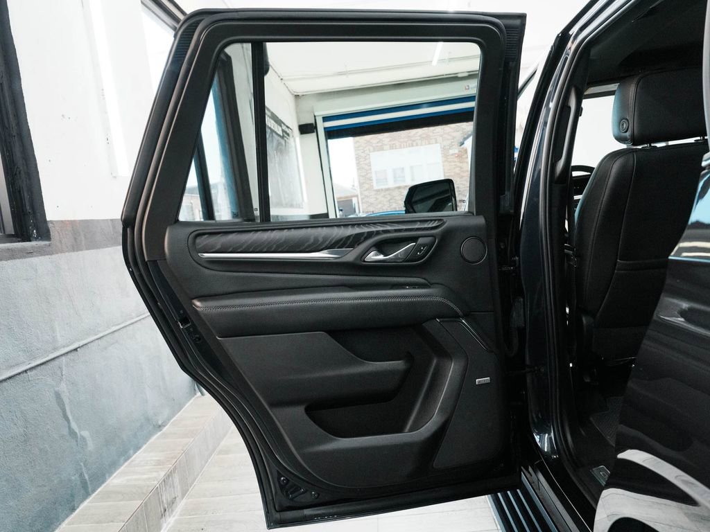 Used 2023 GMC Yukon Denali AWD/4WD image 13