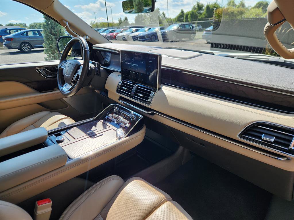 Used 2022 Lincoln Navigator Reserve image 17