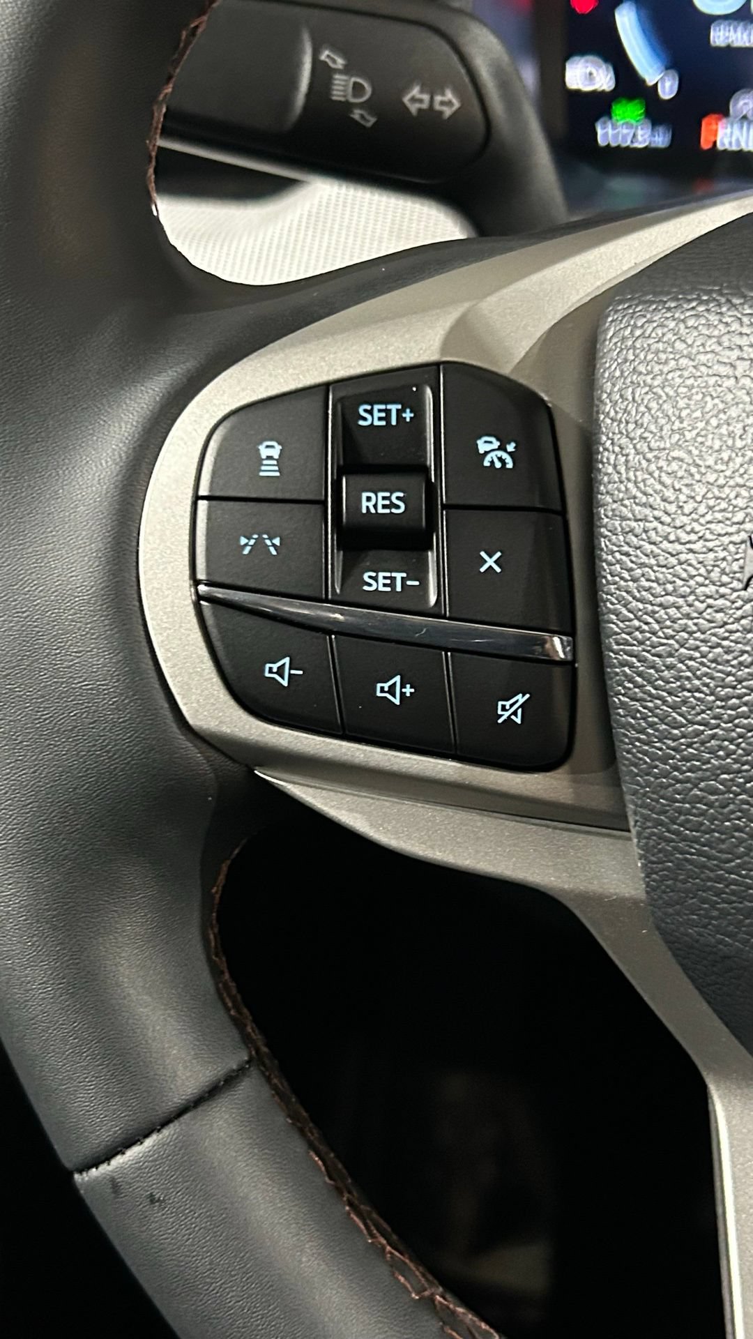 New 2026 Ford Explorer Active w/ Active Comfort Package AWD/4WD image 79