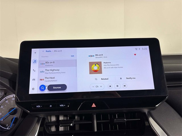 Used 2024 Toyota Venza XLE image 20