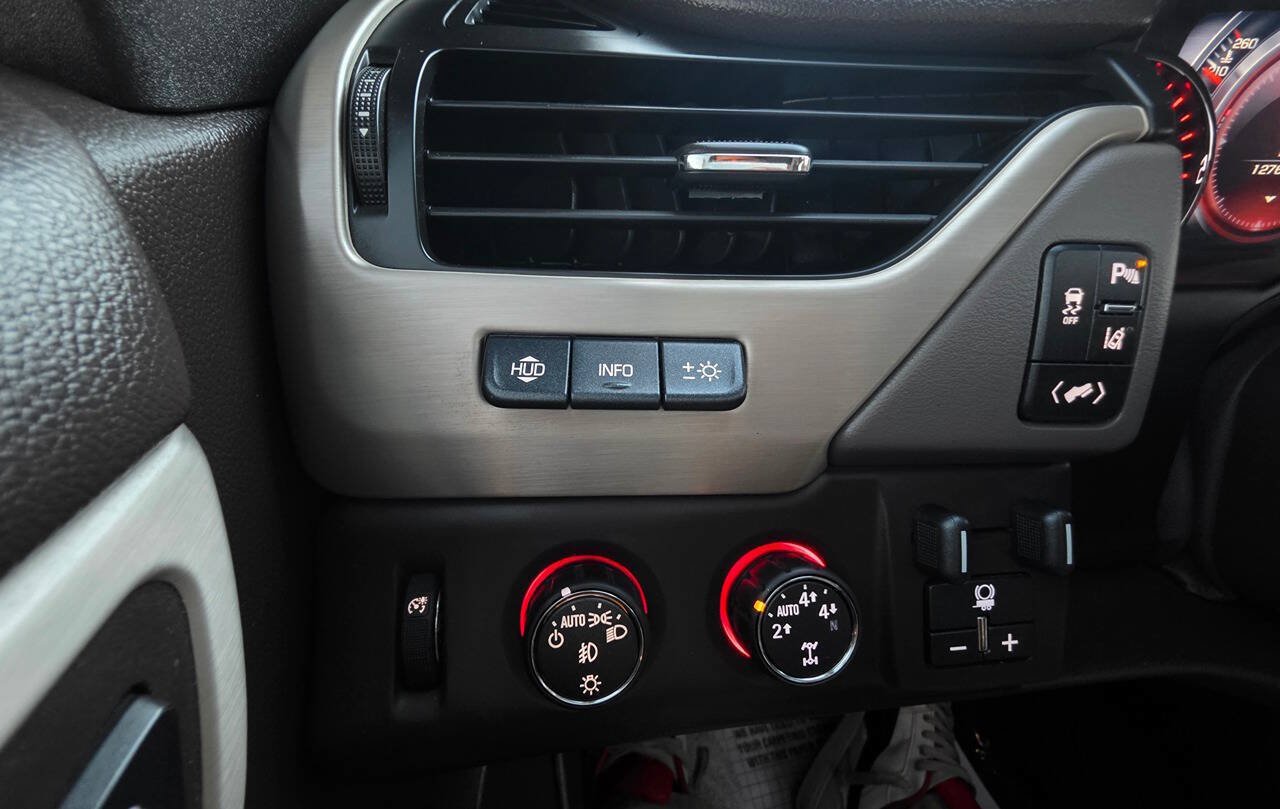 Used 2015 GMC Yukon Denali w/ Touring Package AWD/4WD image 39