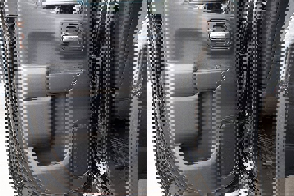 Used 2025 Chevrolet Silverado 1500 Custom w/ Rally Edition image 40