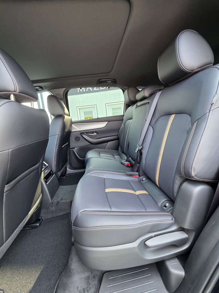 New 2025 MAZDA CX-70 Plug-In Hybrid w/ Premium Plus image 10