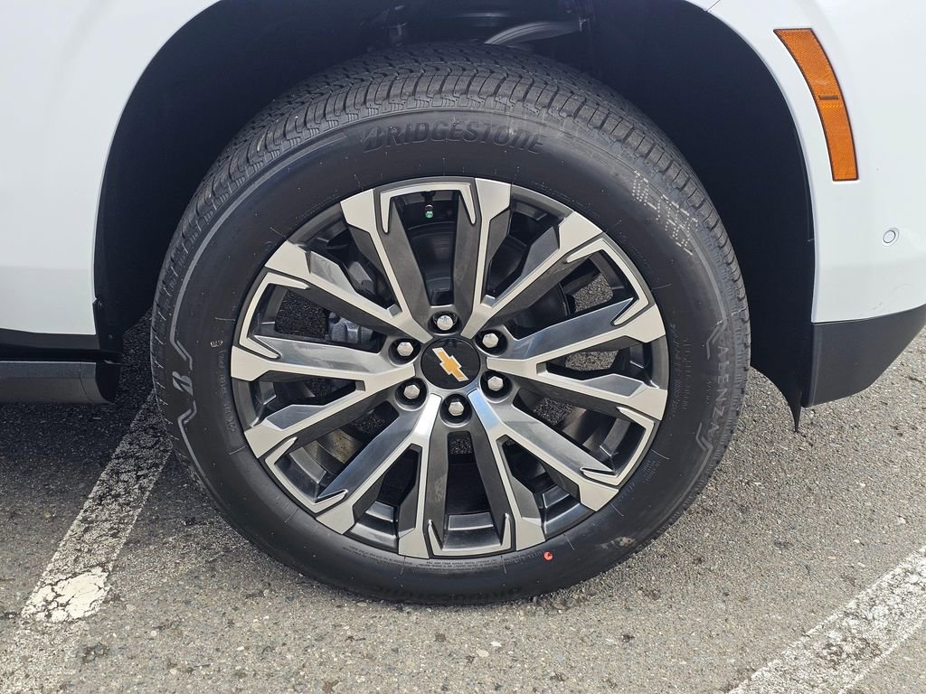 New 2026 Chevrolet Suburban High Country image 9