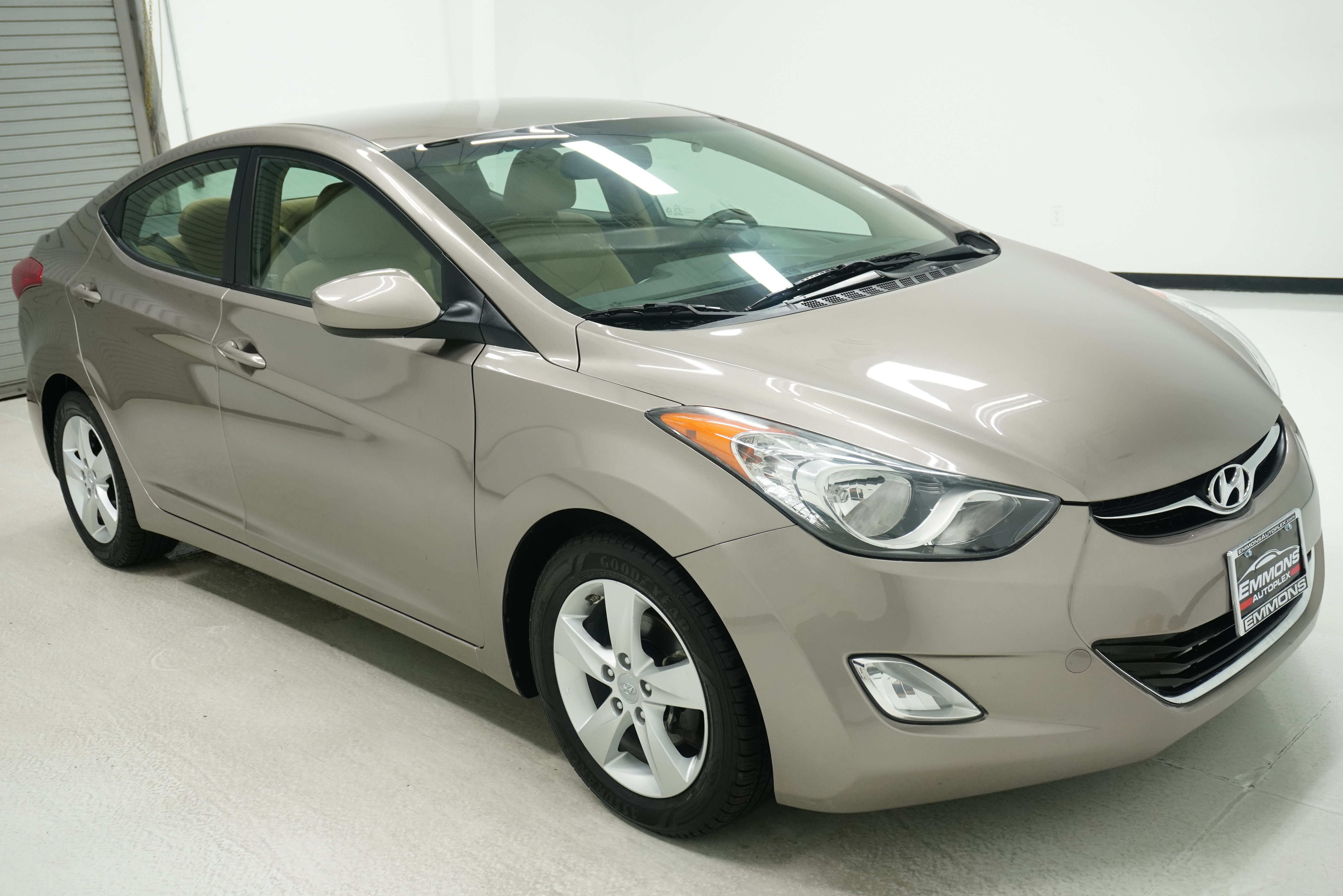 Used 2013 Hyundai Elantra GLS w/ Preferred Pkg FWD image 3
