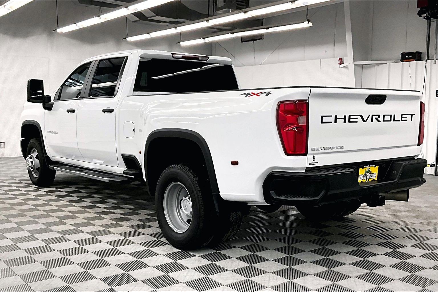Used 2025 Chevrolet Silverado 3500 W/T AWD/4WD image 3