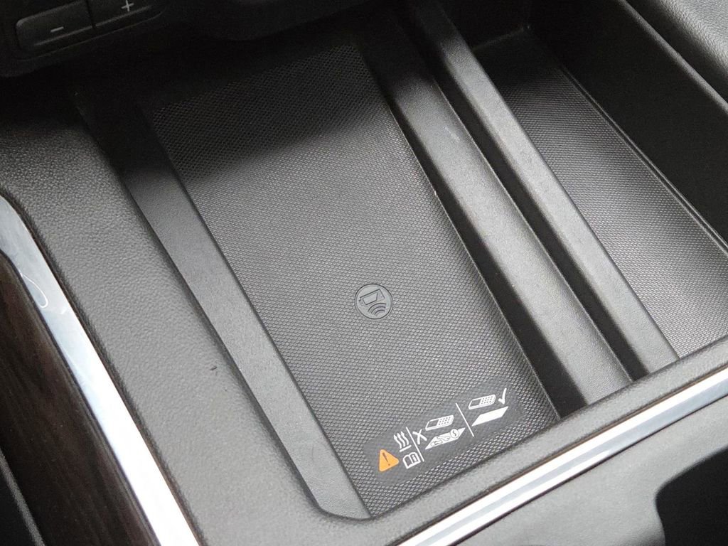 Used 2022 GMC Sierra 2500 SLT w/ SLT Premium Package image 11