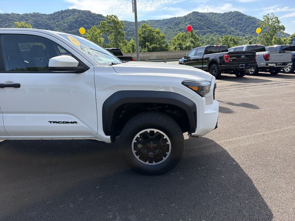 Used 2024 Toyota Tacoma TRD Off-Road AWD/4WD image 2