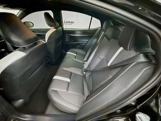 Used 2025 Toyota Camry SE image 23