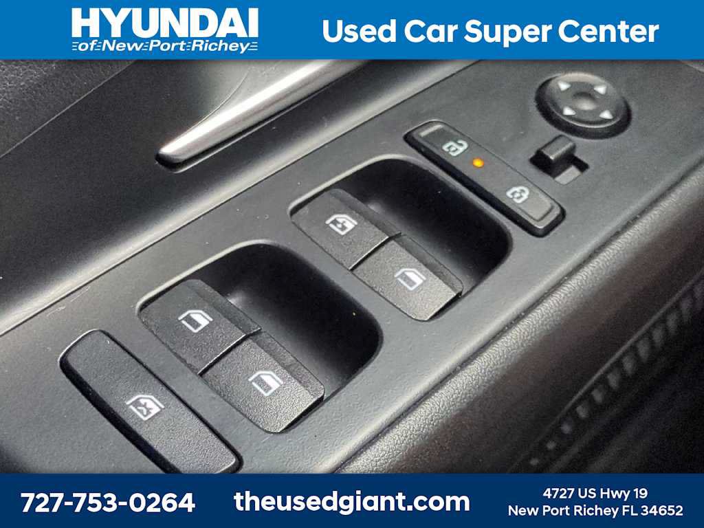Used 2025 Hyundai Elantra SEL FWD image 26