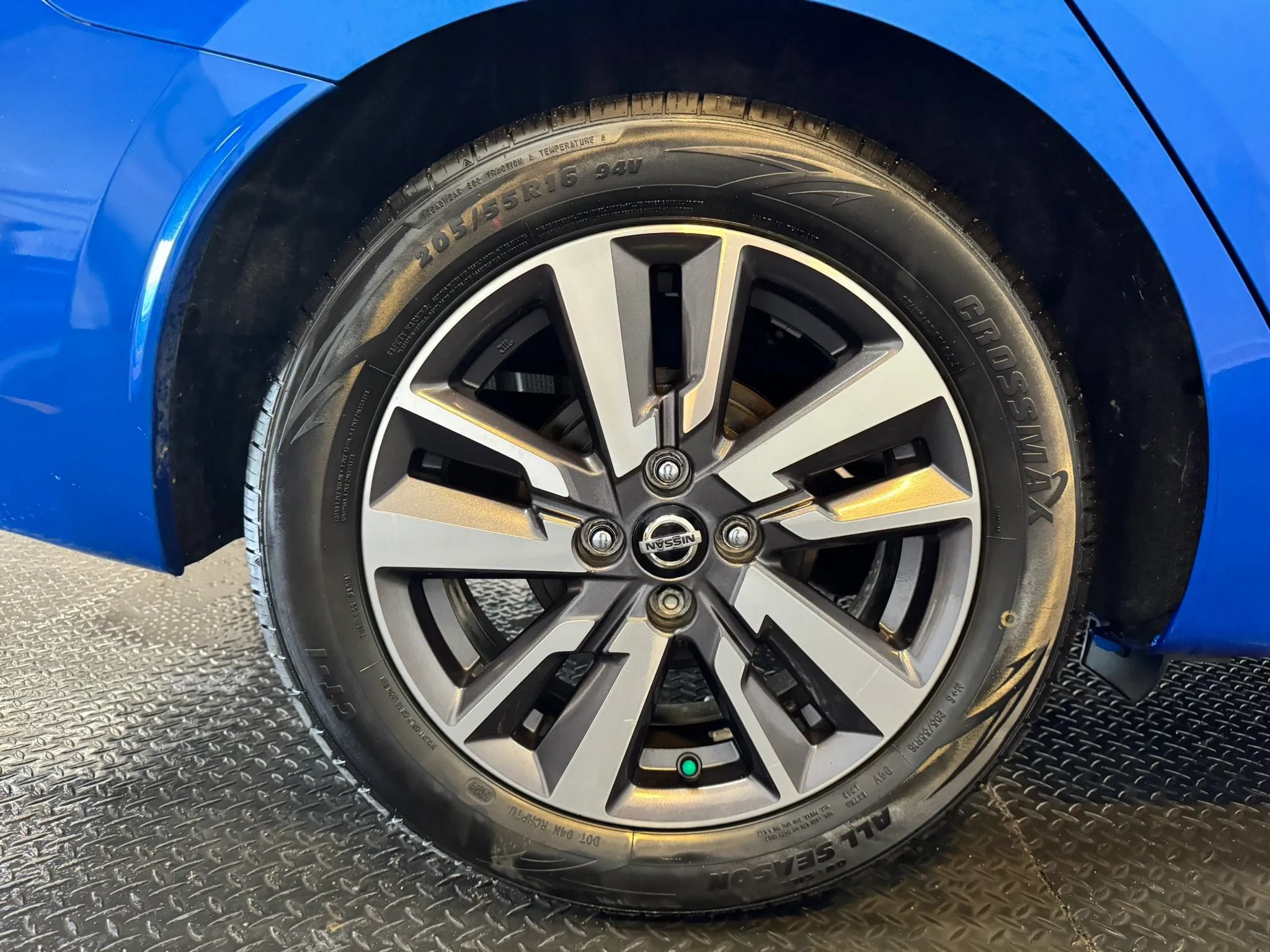Used 2020 Nissan Versa SV FWD image 28