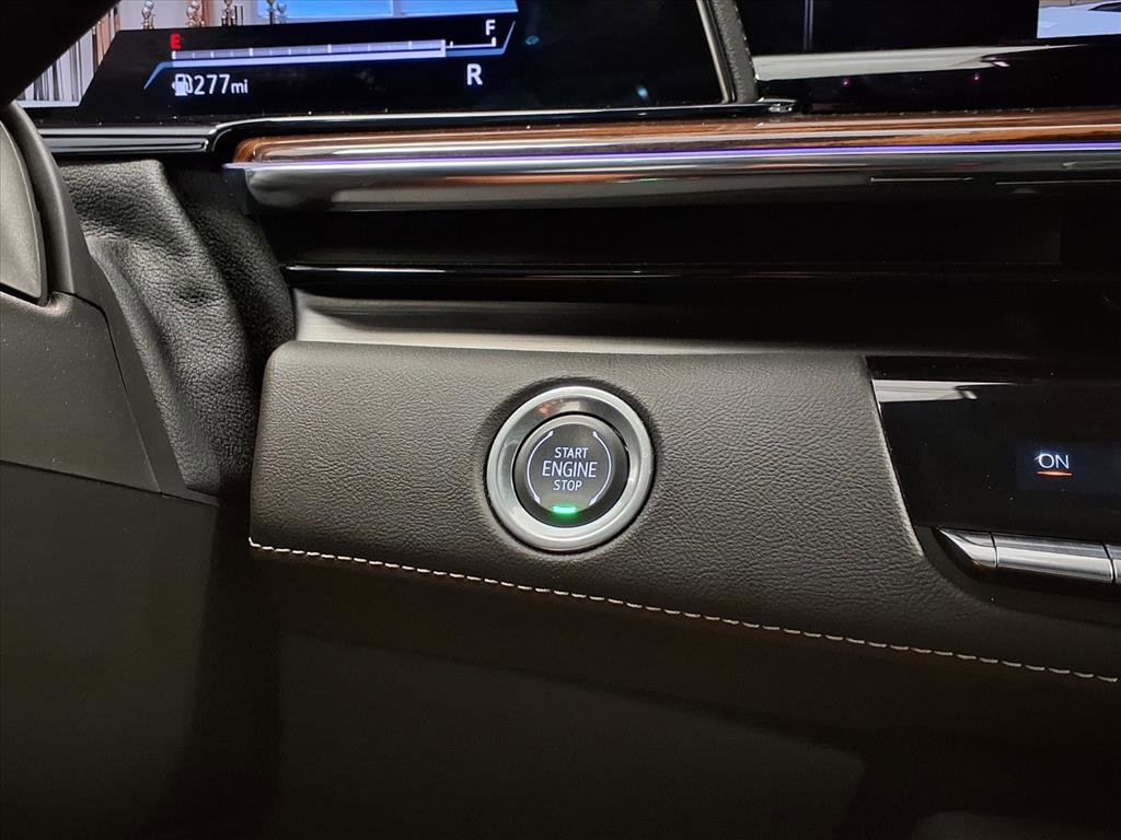 Certified 2024 Cadillac Escalade ESV Luxury image 26