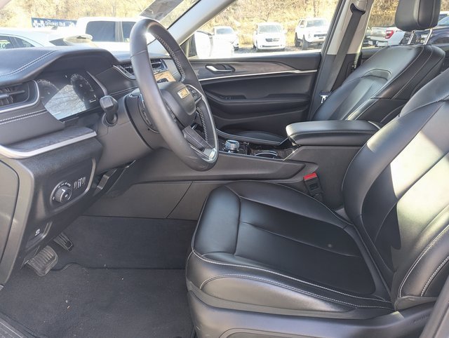 Used 2023 Jeep Grand Cherokee L Limited w/ Trailer Tow Group (B) image 25