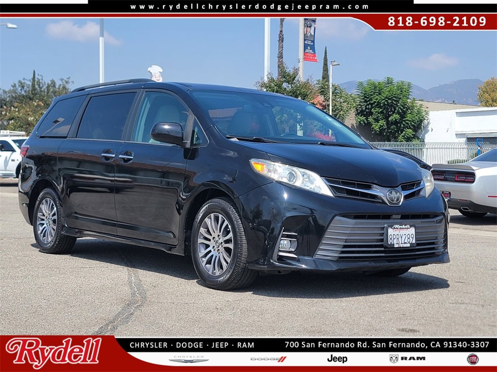 Used 2018 Toyota Sienna XLE