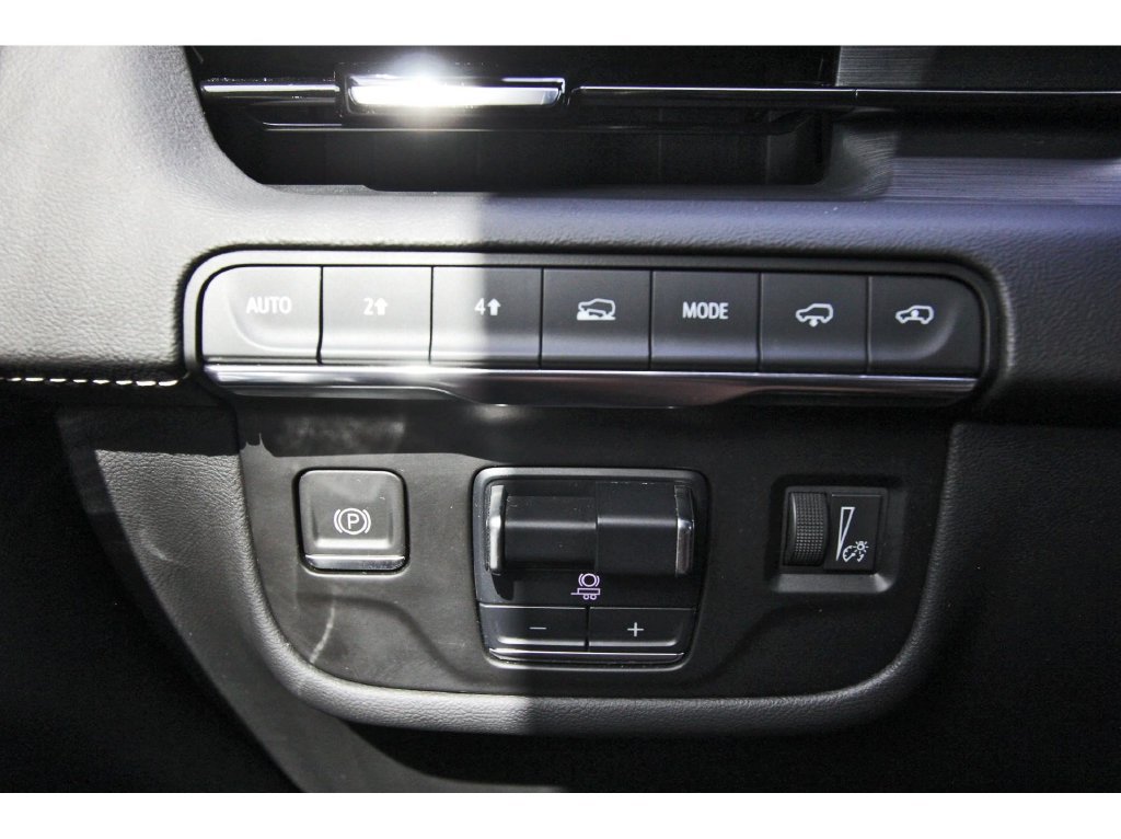 Used 2021 Cadillac Escalade Sport w/ Driver Assist Tech Package AWD/4WD image 20