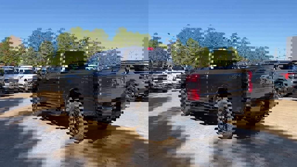 New 2026 Ford F250 Lariat w/ Black Appearance Package image 4