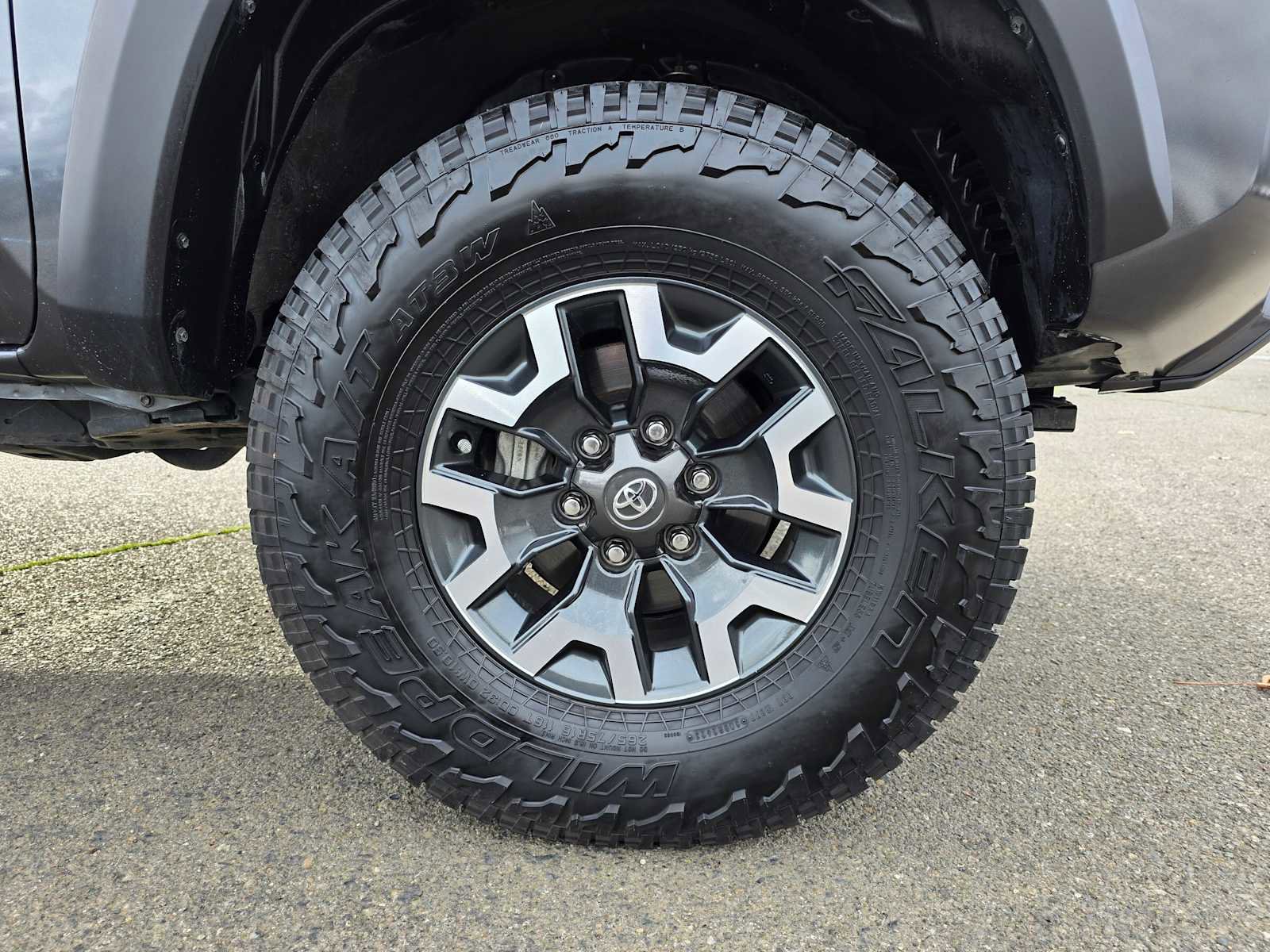 Used 2022 Toyota Tacoma TRD Off-Road image 9