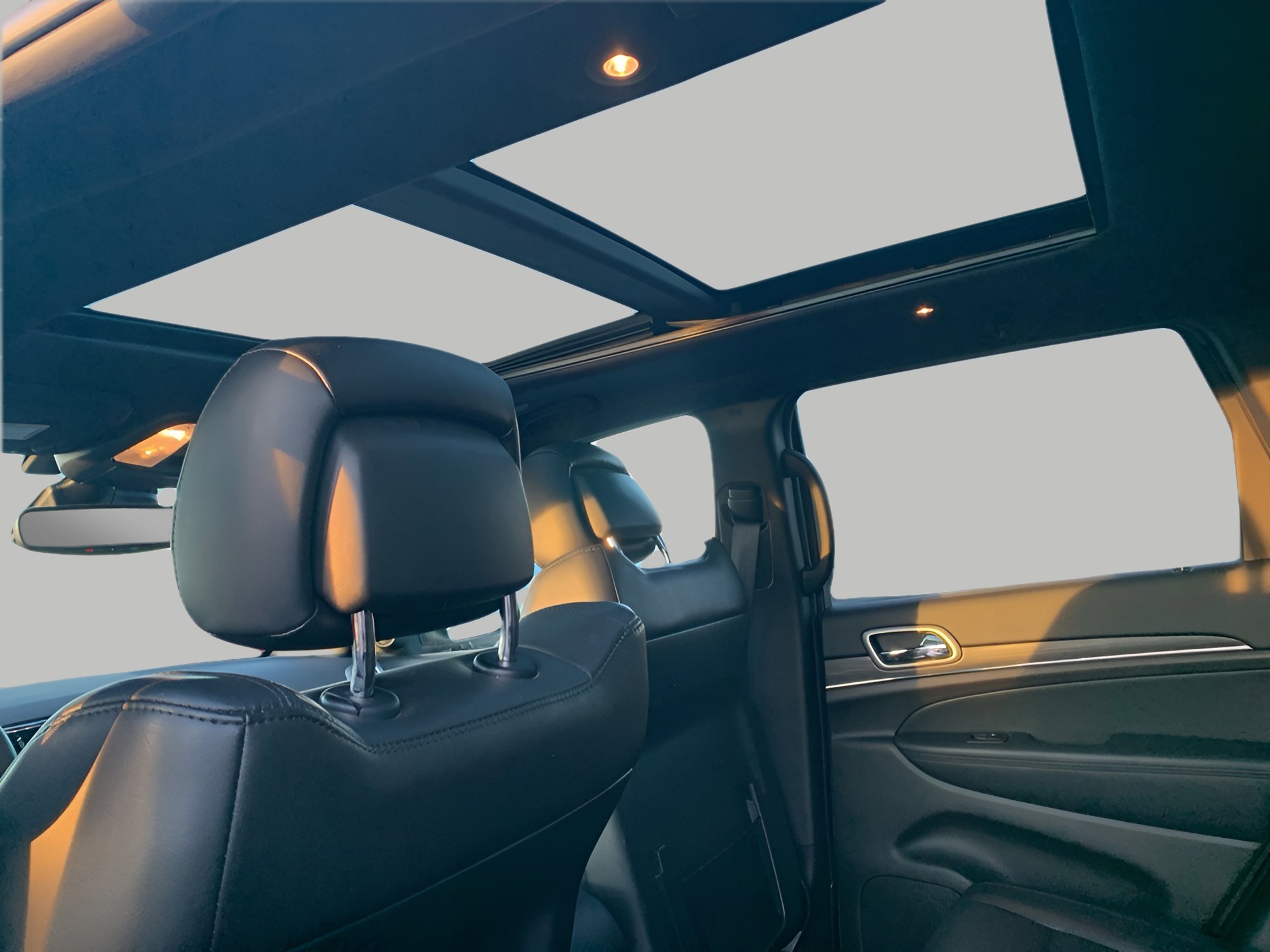 Used 2021 Jeep Grand Cherokee Limited w/ Luxury Group II image 28