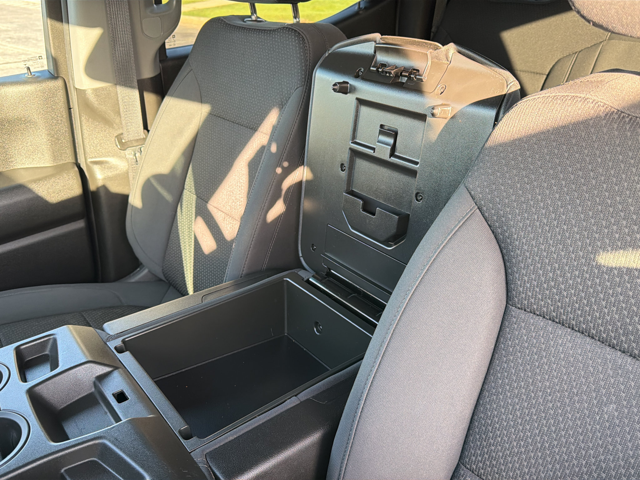 Used 2021 Chevrolet Silverado 1500 Custom Trail Boss w/ LPO, Dark Essentials Package AWD/4WD image 18