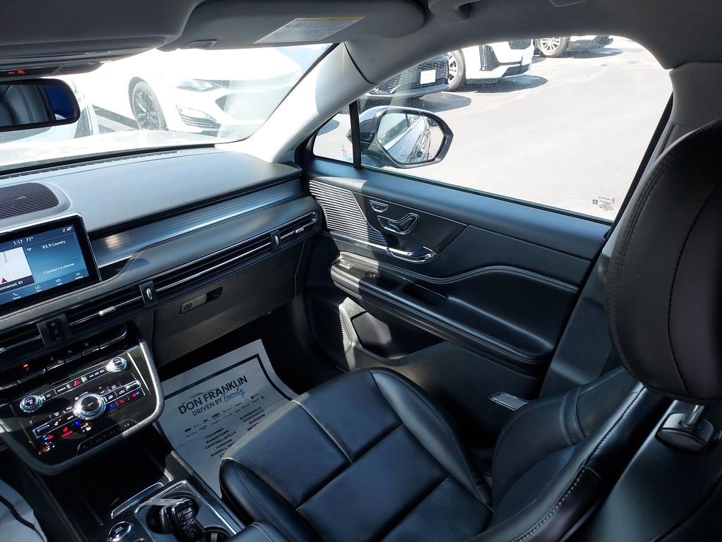 Used 2022 Lincoln Corsair AWD w/ Equipment Group 101A image 11