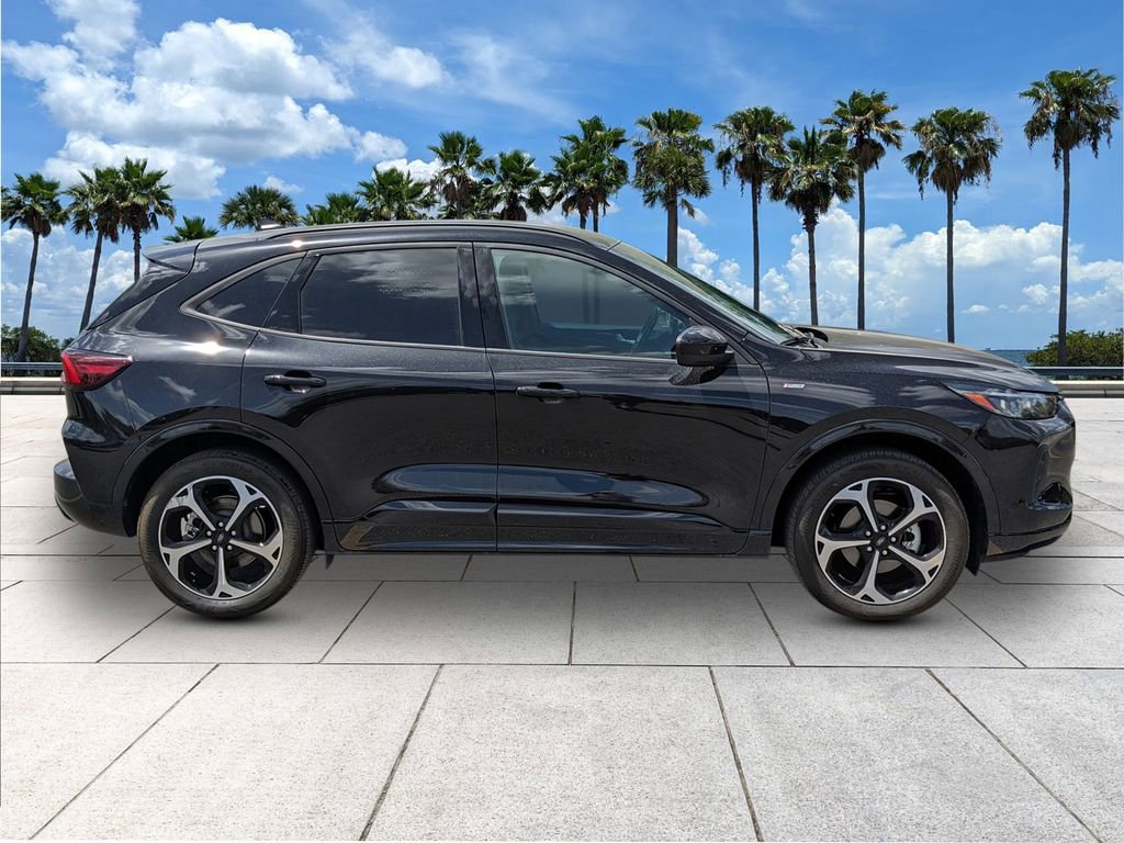 Used 2025 Ford Escape ST-Line Elite image 8