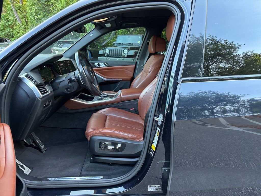 Used 2019 BMW X5 xDrive40i w/ M Sport Package AWD/4WD image 15