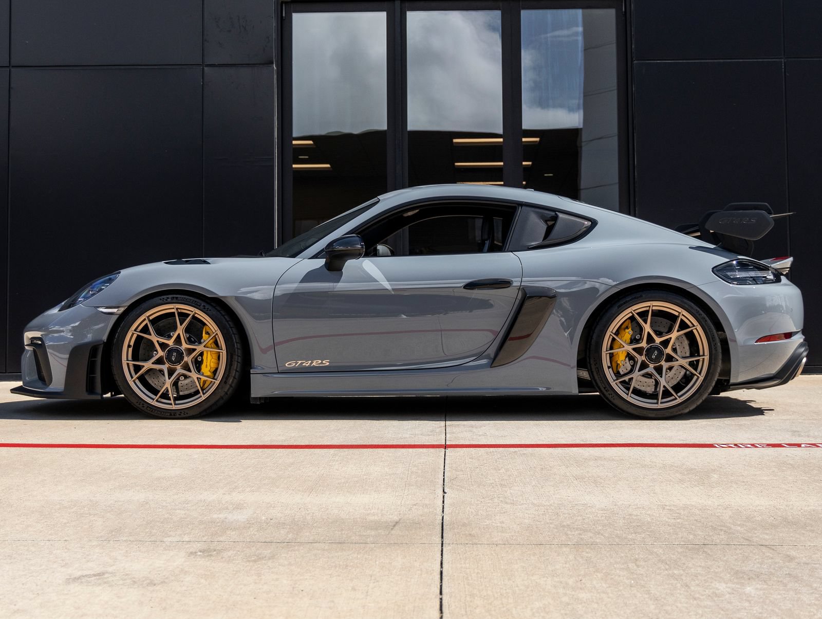 Certified 2024 Porsche 718 Cayman GT4 RS RWD image 2