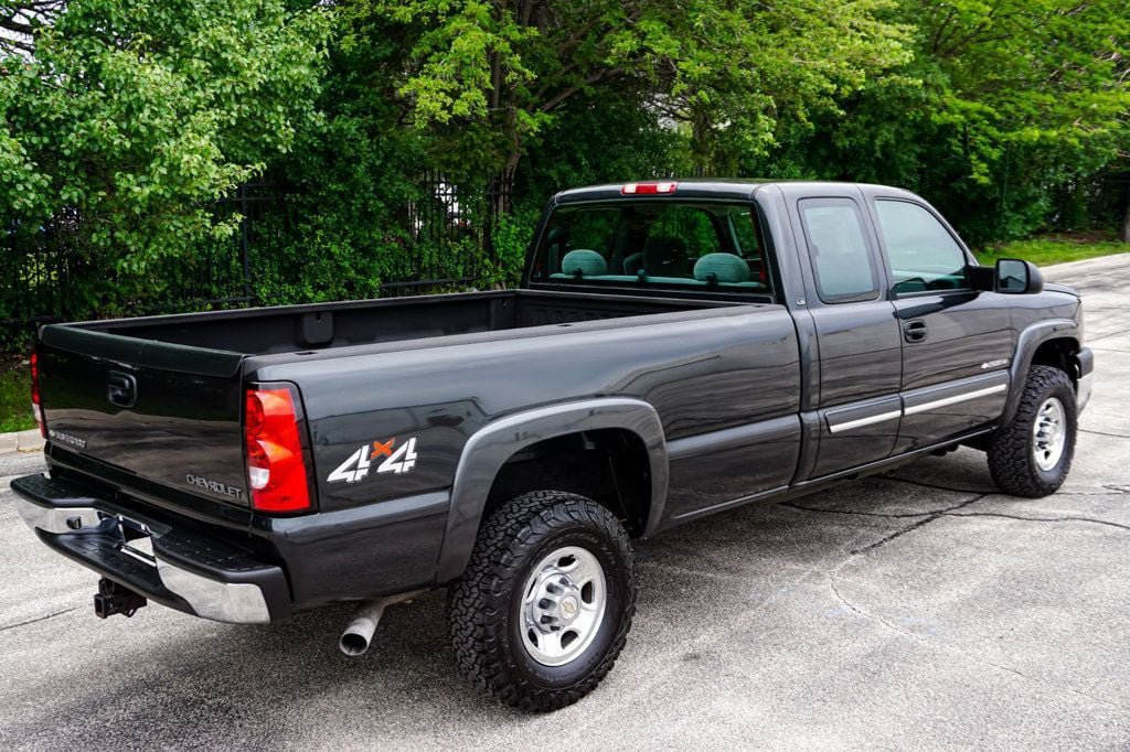 Used 2004 Chevrolet Silverado 2500 LS AWD/4WD image 26