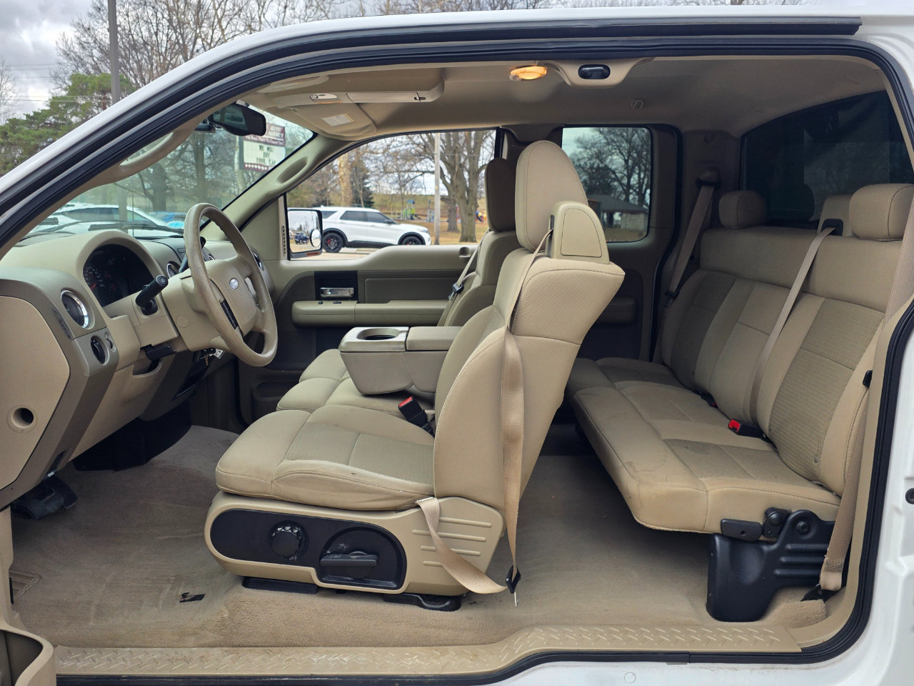 Used 2005 Ford F150 XLT image 4