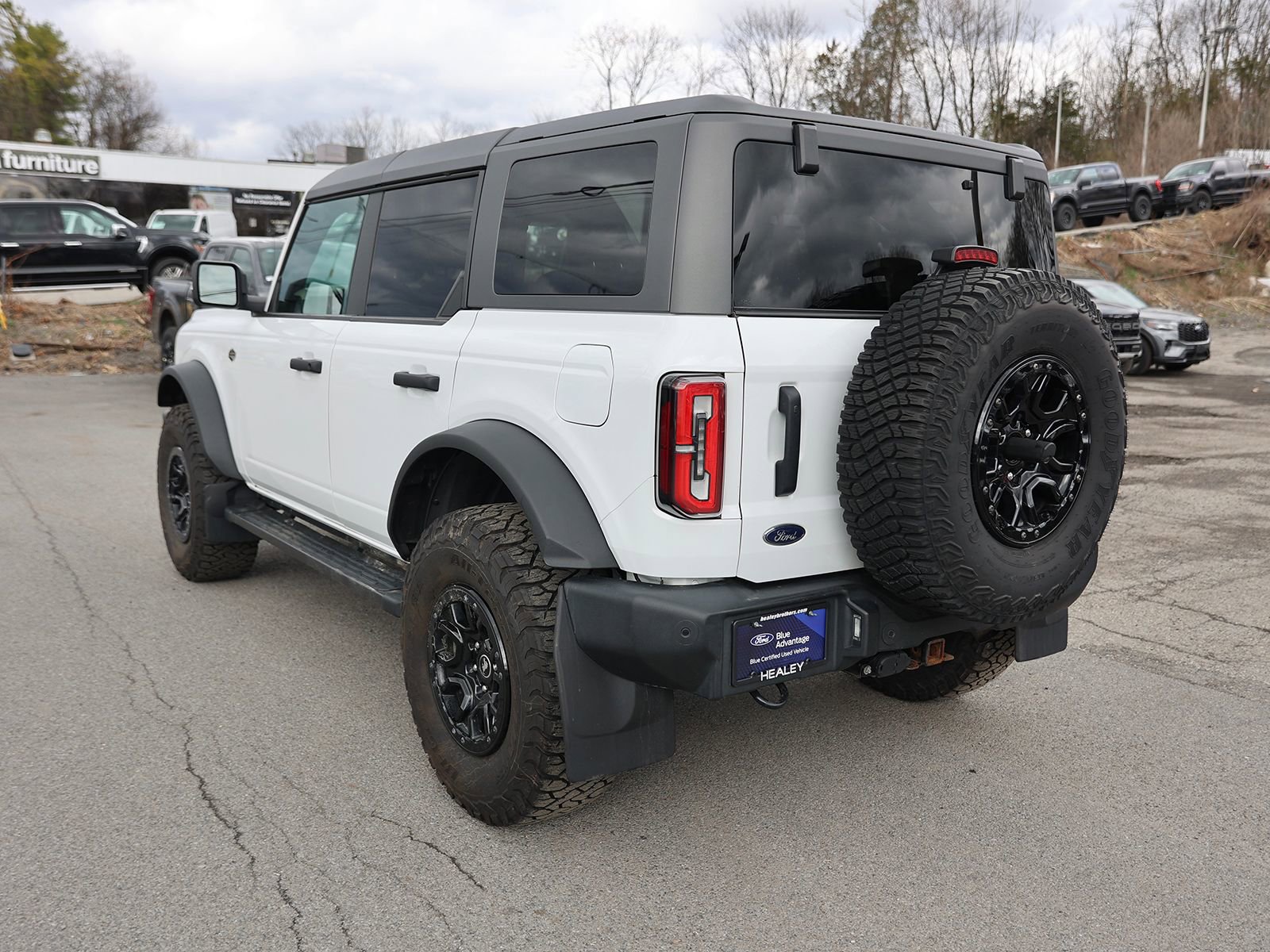 Used 2022 Ford Bronco Wildtrak image 5