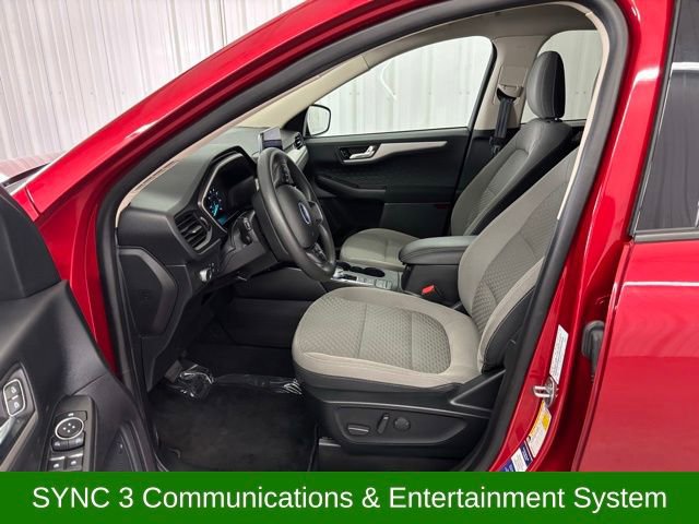 Used 2020 Ford Escape SE image 2