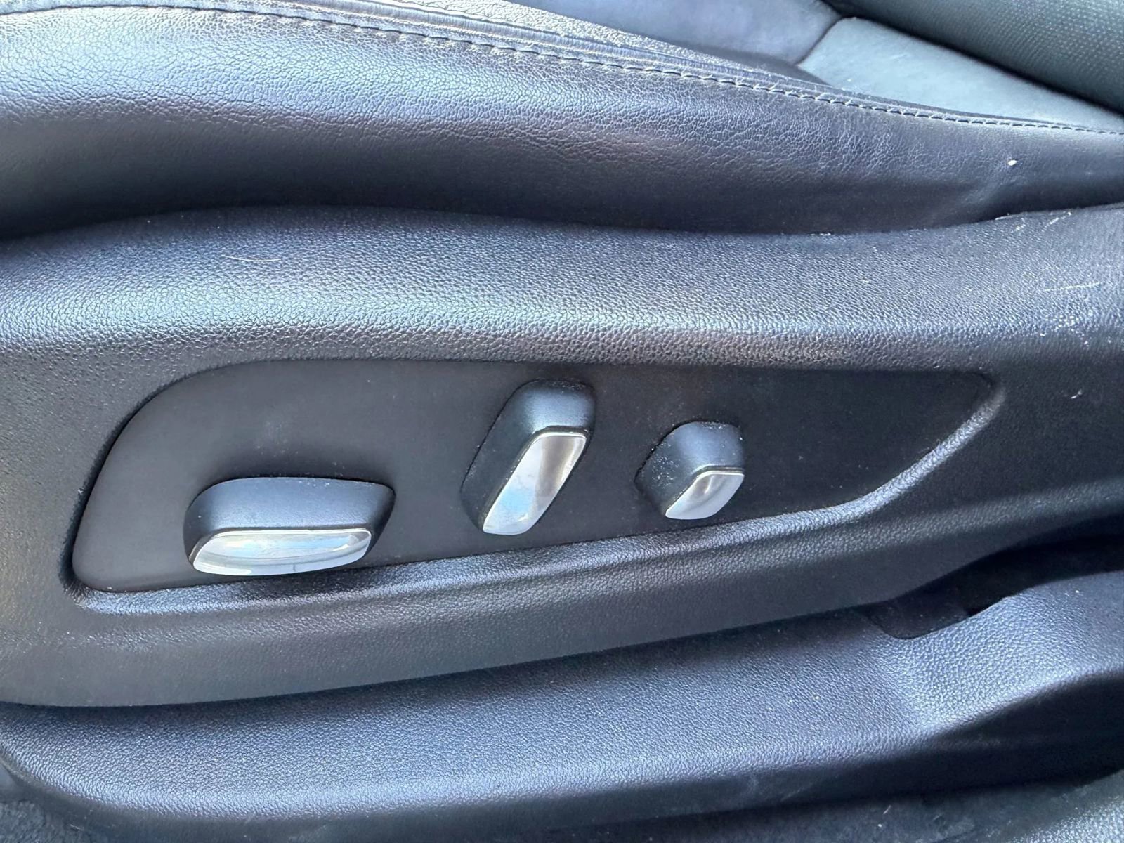 Used 2017 Cadillac XT5 Luxury image 14