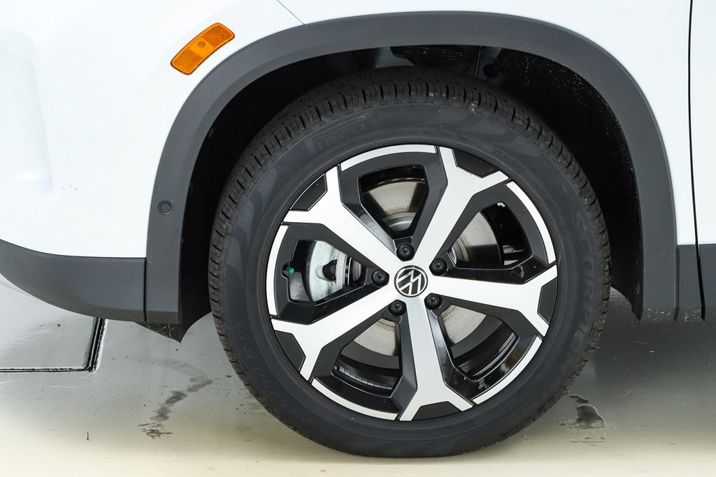 New 2026 Volkswagen Tiguan SE image 44