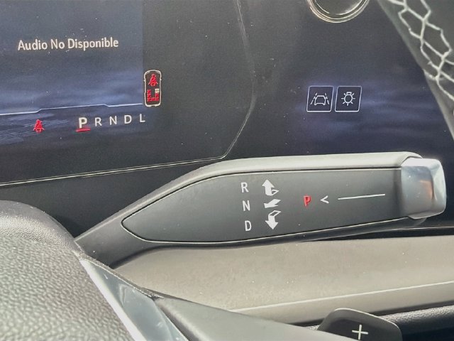 Used 2026 Chevrolet Traverse LT FWD image 17